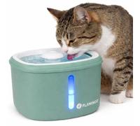 Fontaine a Eau Chat - Flamingo Finto Vert - 2,5L - Plastique - Pompe Super silencieuse arrêt Auto - Filtre Charbon Actif et résine - indicateur Lumineux