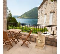 Blumfeldt Fontaine Décorative De Jardin 3w Solaire Led Polyrésine - Imitation Gr Multicolore