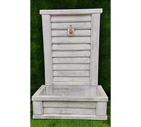 Fontaine murale modèle Lamas 76 x 42 x 114 cm. Béton en pierre avec robinet. Fontaine décorative pour extérieur Poids : 94 kg Couleur : gris