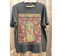 Foo Fighters à Portland, Oregon, le 16 août 2024 - T-shirt unisexe réimprimé pour hommes 1