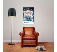Football - Poster - Real Madrid - Players Action 17/18 + 1 paquet de tesa Powerstrips® - Contenu 20 pièces
