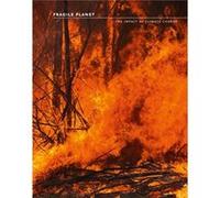 Fragile Planet by Collins Books Collins Books (Auteur)