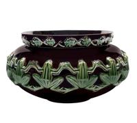 FROG - Vase barbotine en céramique aubergine Marron