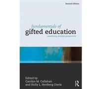 Fundamentals Of Gifted Education Carolyn M Callahan, Holly L Hertberg - Davis (Auteur)