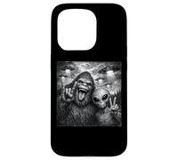 Funny Alien and Bigfoot Selfie UFO Rock on Sign Sasquatch Coque pour iPhone 15 Pro