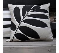 Fusion - Coussin d'extérieur Motif Feuilles Noires et Naturelles (43 x 43 cm) - 100% Coton - Garnissage Inclus - Design réversible - Résistant aux UV - Coussins de Jardin naturels avec Housses