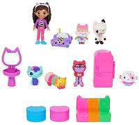 Gabby's Dollhouse Gabby et la Maison Magique - Gabby Dollhouse - Pack Surprise Maison Magique Gabby - 8 Figurines Gabby Chat Et Accessoires - Dessin Animé Jouet Gabby Et La Maison Magique - Jouet Enfant 3 Ans Et +