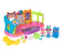 Gabby's Dollhouse Gabby et la Maison Magique - Gabby Dollhouse - Playset Roller Disco - Thème Fête - 2 Figurines Et 8 Accessoires - Dessin Animé Jouet Maison De Poupée - Jouet Enfant 3 Ans Et +