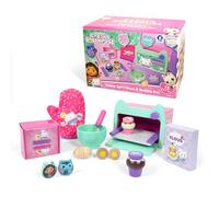 Gabby's Dollhouse Kit de pâtisserie pour enfants avec bol mélangeur, fouet, farine, œufs et four - Jouet amusant et amusant pour les tout-petits et les enfants - Jouets Gabby's Dollhouse pour garçons