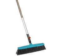 Balai de cantonnier Combisystem de Gardena - assortiment : balai robuste pour le jardin et les chemins autour de la maison, largeur de travail 45 cm, poils souples en polypropylène (3622-30)