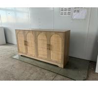 GarveeMore Buffet Moderne en rotin 4 Portes - Meuble de Rangement avec poignées en métal, étagère Fixe, sécurité Anti-basculement - Console pour Salon, Salle à Manger, entrée - Couleur Bois