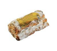 Gâteau alsacien de Noël aux fruits et à la pâte d'amandes, traditionnel"Christstollen" au massepain saupoudré de sucre glace
