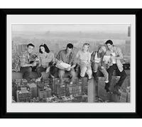 GB eye Affiche encadrée Friends on Girder 30 x 40 cm