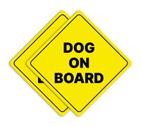 GEEKBEAR Lot de 2 panneaux de voiture « Dog on Board » - Autocollant ou aimant et options de couleur, résistant aux intempéries - Forme de diamant 12,7 x 12,7 cm (aimant réfléchissant, jaune, lot de