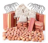 Geetery Lot de 150 blocs de cèdre pour le rangement des vêtements, boules de cèdre et copeaux de cèdre à suspendre, anneaux de cèdre, sachets de cèdre, boules de bois pour tiroir, placard