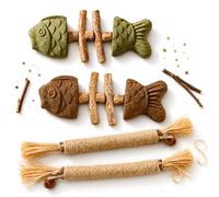 Générique Catnip and Silvervine Chew Toys for Indoor Cats - Durable Natural Wood Fish Bone Teething Stick for Aggressive Chewers, Teeth Cleaning & Dental Care, Interactive Boredom Relief (B)