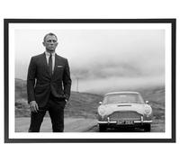 Générique Tableau Skyfall Daniel Craig 70 x 50 cm avec cadre en bois noir inclus - Affiche décoration noir et blanc