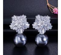 GGYTMQL Conception de Fleurs de Neige Femmes Big Drop Boucles d'oreilles en Perles Blanches avec Cadeau de Noël en zircone cubique