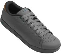 Paire de chaussures giro deed gris