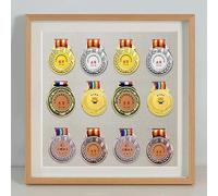 GIUPLOKID Grand Cadre d'affichage de la médaille, Cadre d'affichage de médailles en Bois 3D, boîte Profonde, Multicolore, Plusieurs Tailles(C,A3 inch)