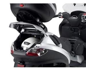 Givi Support Valise Top Case Monokey Piaggio MP3 125-250-400-500 /LT, Noir | Pliable, coffre arrière utilisable, charge six kilogrammes, avec dosseret; compatible avec Piaggio MP3 Touring Business Sport