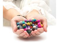 Glaciart One Lot de 120 boules de feutre, 1 cm, faites à la main, 40 couleurs (rouge, rose, bleu, gris, noir, blanc, pastel et plus) - Petite houppette pour feutrage et guirlande