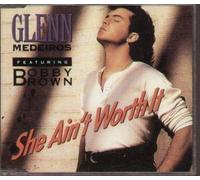 GLENN MEDEIROS & BOBBY BROWN. SHE AIN'T WORTH IT. CD SINGLE - GLENN MEDEIROS & BOBBY BROWN. SHE AIN'T WORTH IT. 1990 3 TRACK REMIXES CD SINGLE