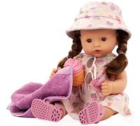Götz 2318249 Maxy Aquini Popsicle Bain 42 cm 9 pièces | Dès 3 ans, cheveux bruns, yeux dormeurs bruns, corps dur, robe d’été, serviette et jouet aquatique