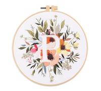 Gofission Kit de broderie pour adultes et débutants - 26 lettres anglaises florales - Ensemble de tissus pré-imprimés avec accessoires pour décoration d'intérieur (lettres P)