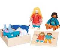 goki 51482 - Boîte à vêtements Fynja & Fabio en Bois et Textile, Figurines en Bois durables et vêtements Assortis, poupées en Bois Robustes et Mobiles pour Enfants, avec boîte en Bois, Lot de 20, à