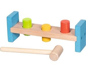 goki 58319 - Banc en Bois avec 3 Blocs et Marteau - Jouet de motricité pour Enfants à partir de 2 Ans
