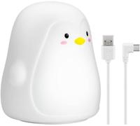 goobay Veilleuse à LED en forme de pingouin idéale pour aider à s'endormir, lumière d'allaitement et décoration de chambre d'enfant, lumière blanche chaude, 7 couleurs changeantes et 3 modes 61648