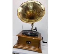 Gramophone antique, phonographe fonctionnel, tourne-disque gagnant