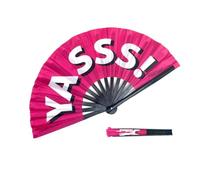 Grand éventail pliable en tissu rose en bambou pour défilé de fierté LGBTQ+, performance, danse, festival, club, Ibiza, cadeau, résistant à la déchirure, résistant à l'eau, imprimé YASSS!