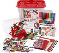 Grande boîte de loisirs créatifs avec de nombreux matériaux de bricolage pour Noël, couleurs assorties