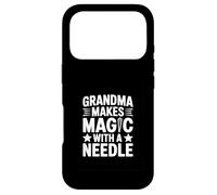 Grandma Makes Magic with A Needle Couture Humour Coque pour iPhone 17 Pro