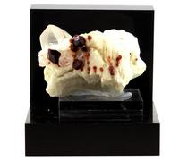 Grenat, Orthose, Quartz. 663.5 Ct. Shengus, Gilgit-Baltistan, Pakistan.