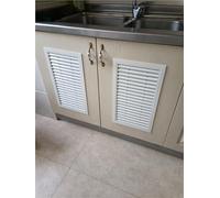 Grille d'aération robuste avec lame coudée à 45° pour une meilleure circulation de l'air sous l'armoire - Convient aux espaces de 10,2 x 91,4 cm