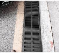 Grille de drainage en plastique Couvercle de canal Drainage en plastique, protection gouttière d'allée, Drain tempête extérieur rectangulaire for Patio et sol jardin(50x25x2.5cm/19.5x9.75x1in)
