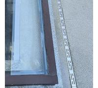 Grille de vidange à bord étroit pour patios et trottoirs - Cuves linéaires pour un drainage et une gestion efficaces de l'eau, idéal pour les espaces extérieurs