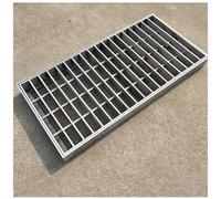 Grille de vidange en acier inoxydable durable avec cadre pour terrasses extérieures et puits en béton agricole. Design résistant à la rouille