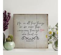 Guangpat Panneau chrétien en bois avec verset de la Bible « No, in All These Things We're M » - 30,5 x 30,5 cm - Décoration murale familiale pour cuisine, chambre à coucher, salon, foyer