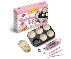 Guardini IDEE REGALO Boite cadeau "Cupcakes": 1 moule 6 Muffins, 1 stylo à decorer, 1 douille ronde, 1 douille étoile, 3 accessoires pour la modélisation, 60 barquettes en papier, 1 découpe-pates fleurs, 1 livret de recette Divers matériaux (acier antiadhésif, silicone, papier…) Noire 27x18,5 cm