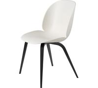GUBI Chaise Beetle alabaster white. structure en hêtre lasuré noir