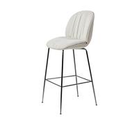 GUBI Tabouret de bar 75 cm Beetle Soft. entièrement recouvert Tabouret Reales Gubi 001. dossier noir. chrome