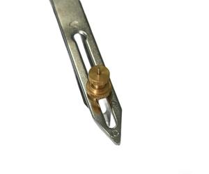 Guide de coupe de sol en PVC et traceur d'encastrement, outil de montage de sol en vinyle pour stratifié et carrelage, gabarit de marquage de contour pour bordure murale et cadres de porte