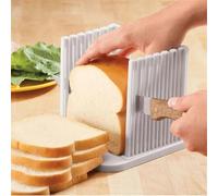 Guide de coupe réglable pour pains faits maison, toast, bagels, fromage, jambon, légumes, fruits, outil de cuisine avec plateau ramasse-miettes, design compact et pliable, blanc