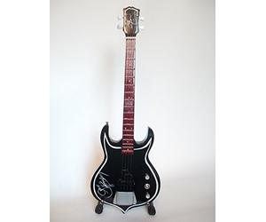 Guitare basse miniature « Punisher » de Gene Simmons - KISS