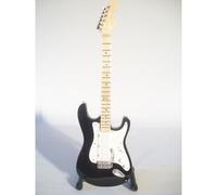 Guitare miniature Stratocaster noire - Fender - Réplique de la Stratocaster Blackie - Eric Clapton