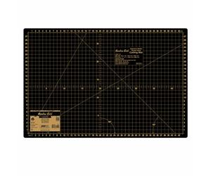 H/G C/MAT 45CMX30CM - Cutting Mat: Medium: 45 x 30cm - Hemline Gold